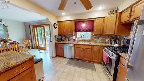 999 Overlook Dr, Willard, OH 44890 photo 9