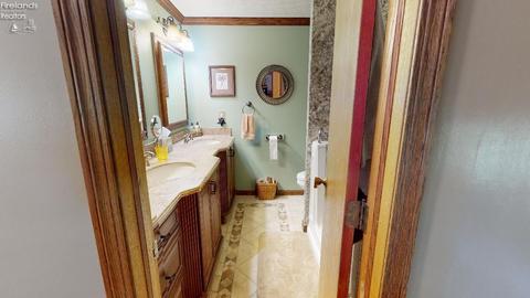999 Overlook Dr, Willard, OH 44890 photo 14