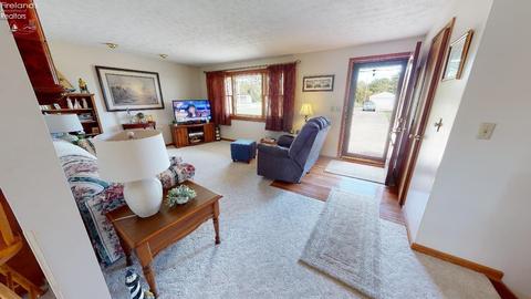 999 Overlook Dr, Willard, OH 44890 photo 5