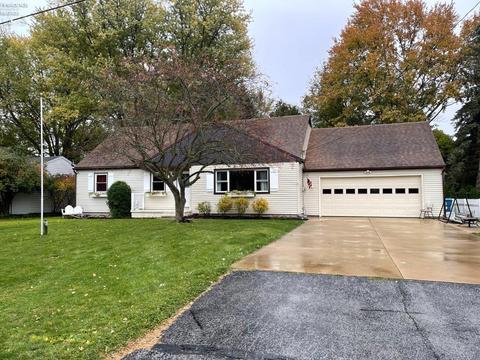 1226 Brookview Dr, Huron, OH 44839 photo 1