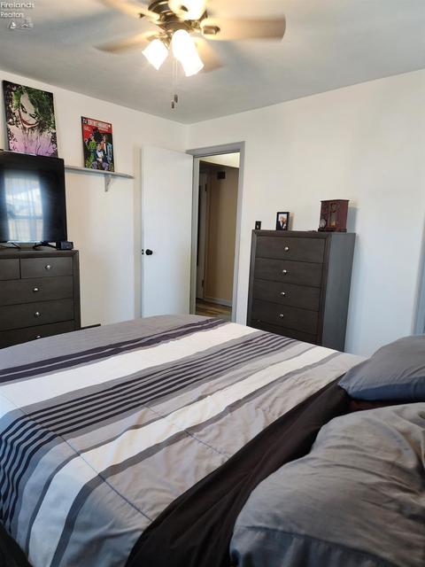 810 Euclid St, Willard, OH 44890 photo 8