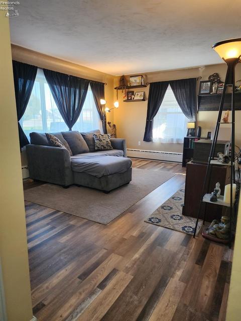 810 Euclid St, Willard, OH 44890 photo 4