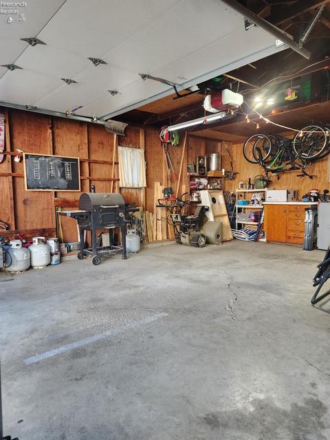 810 Euclid St, Willard, OH 44890 photo 23