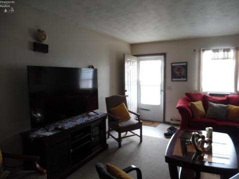 631 Pleasant St, Willard, OH 44890 photo 14