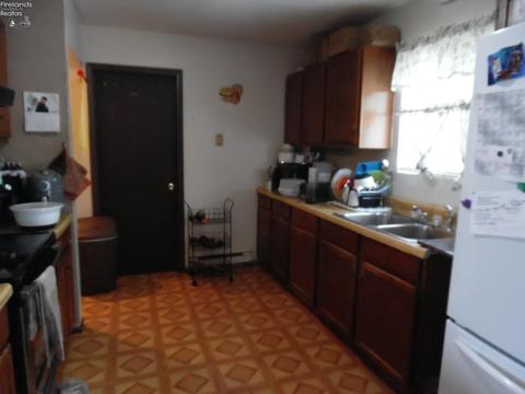 631 Pleasant St, Willard, OH 44890 photo 18