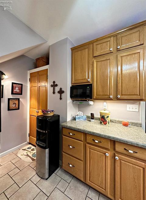 499 E Perry St, Tiffin, OH 44883 photo 12