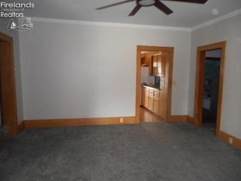 324 Maplewood St, Willard, OH 44890 photo 9