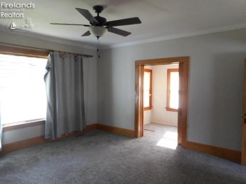 324 Maplewood St, Willard, OH 44890 photo 6