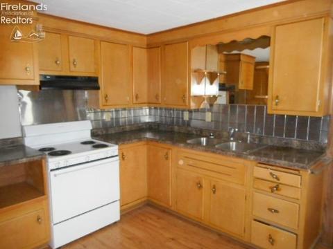 324 Maplewood St, Willard, OH 44890 photo 14