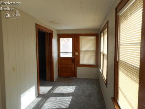 324 Maplewood St, Willard, OH 44890 photo 4