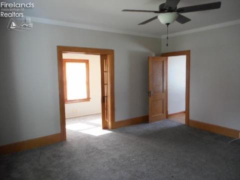 324 Maplewood St, Willard, OH 44890 photo 7