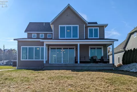421 E Main St, Marblehead, OH 43440 photo 5