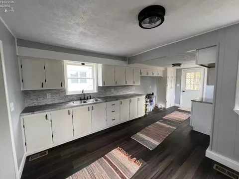 182 Monroe St, Monroeville, OH 44847 photo 2