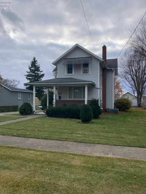 127 Sinclair St, Bellevue, OH 44811 photo 2