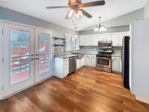 136 Vine St, Clyde, OH 43410 photo 25