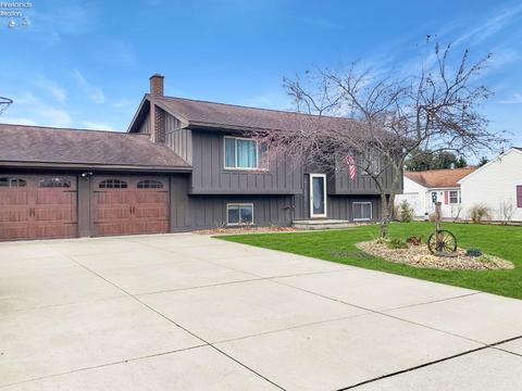 136 Vine St, Clyde, OH 43410 photo 3
