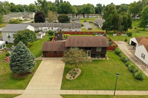 136 Vine St, Clyde, OH 43410 photo 6