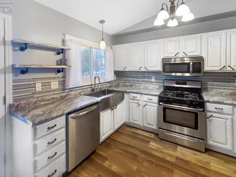 136 Vine St, Clyde, OH 43410 photo 24