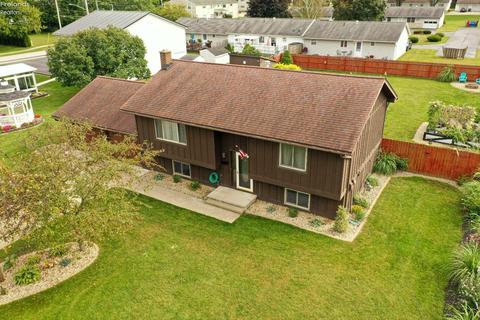 136 Vine St, Clyde, OH 43410 photo 7