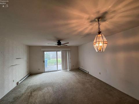 756 Chestnut Ln, Huron, OH 44839 photo 2