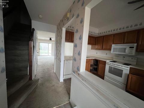 756 Chestnut Ln, Huron, OH 44839 photo 6