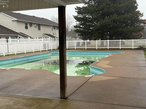 756 Chestnut Ln, Huron, OH 44839 photo 14