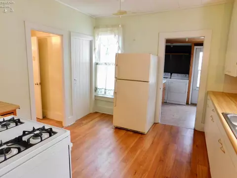 27 E Chestnut Rd, Norwalk, OH 44857 photo 2