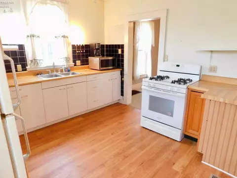 27 E Chestnut Rd, Norwalk, OH 44857 photo 4