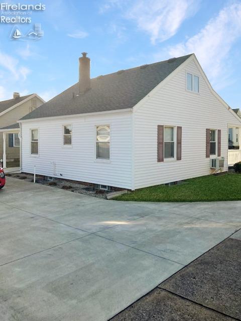 138 Walnut St, Bellevue, OH 44811 photo 3