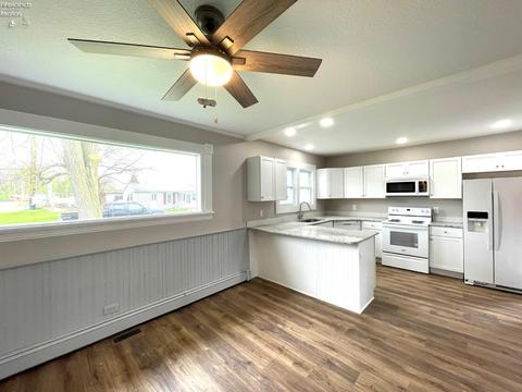523 Huron St, Huron, OH 44839 photo 8