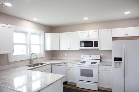 523 Huron St, Huron, OH 44839 photo 4