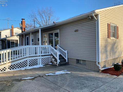 33 Hillcrest Dr, Willard, OH 44890 photo 3