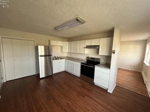 314 Keefer St, Willard, OH 44890 photo 4