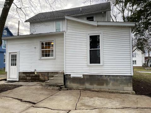 209 Park St, Willard, OH 44890 photo 3