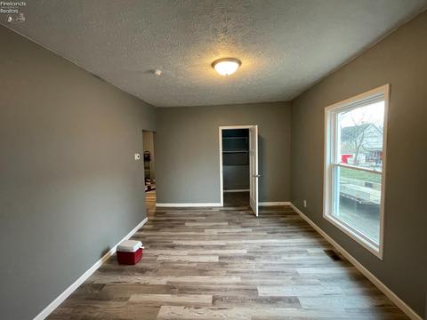 209 Park St, Willard, OH 44890 photo 16