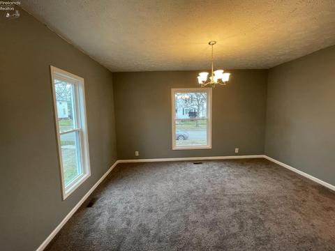 209 Park St, Willard, OH 44890 photo 17