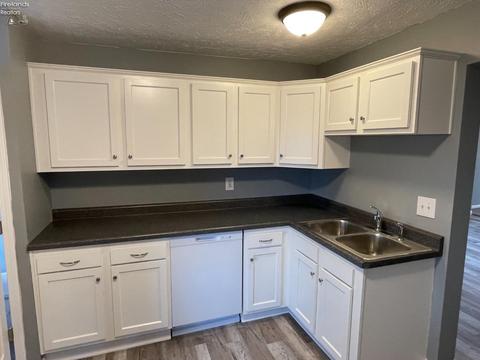 209 Park St, Willard, OH 44890 photo 9