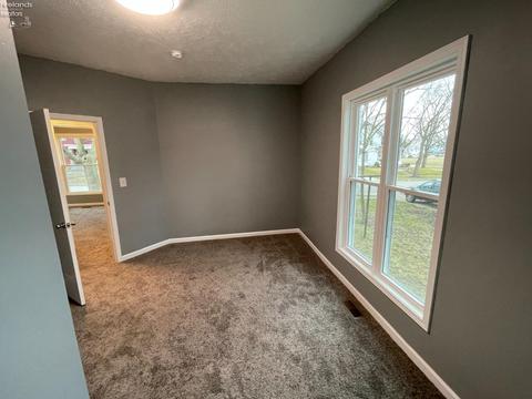 209 Park St, Willard, OH 44890 photo 18