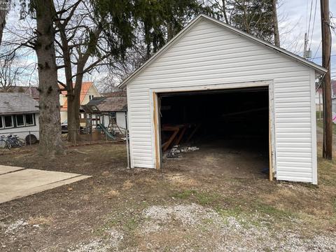 209 Park St, Willard, OH 44890 photo 6