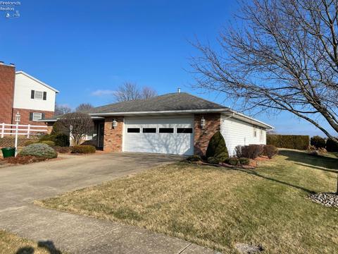 103 Leonard St, Willard, OH 44890 photo 3
