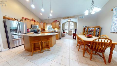 285 Portage Path, Willard, OH 44890 photo 16