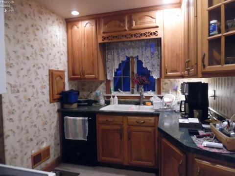 837 S Myrtle Ave, Willard, OH 44890 photo 4