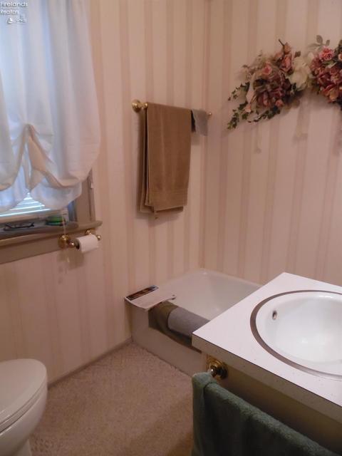 837 S Myrtle Ave, Willard, OH 44890 photo 10