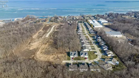 404 Lighthouse Oval, Marblehead, OH 43440 photo 10
