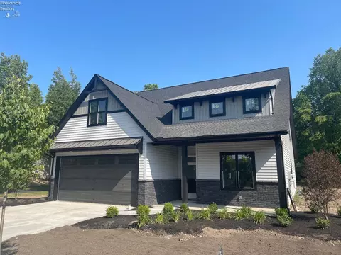 404 Lighthouse Oval, Marblehead, OH 43440
