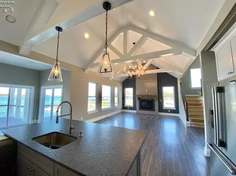 404 Lighthouse Oval, Marblehead, OH 43440 photo 18