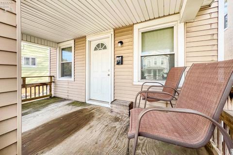 528 E Monroe St, Sandusky, OH 44870 photo 3