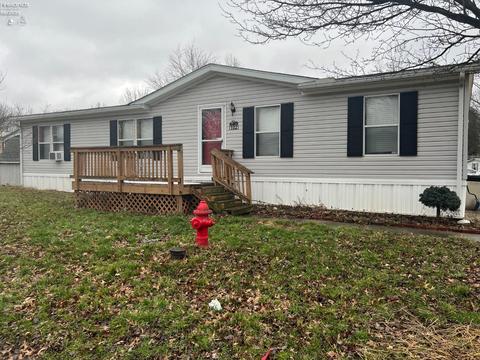 102 Delaware, Elyria, OH 44035 photo 3