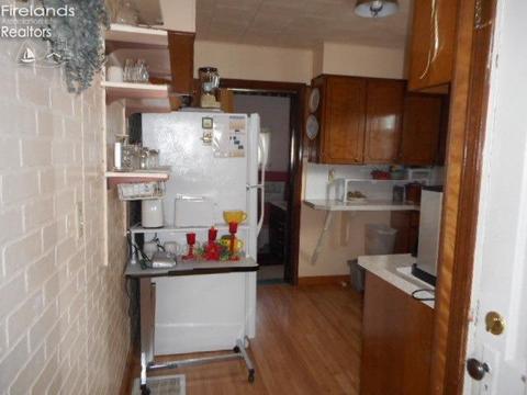 316 W Emerald St, Willard, OH 44890 photo 6