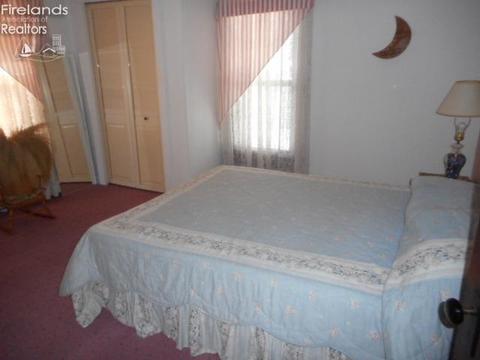 316 W Emerald St, Willard, OH 44890 photo 10